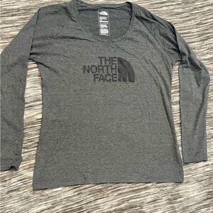 The North Face Women's Gray Long Sleeve Top